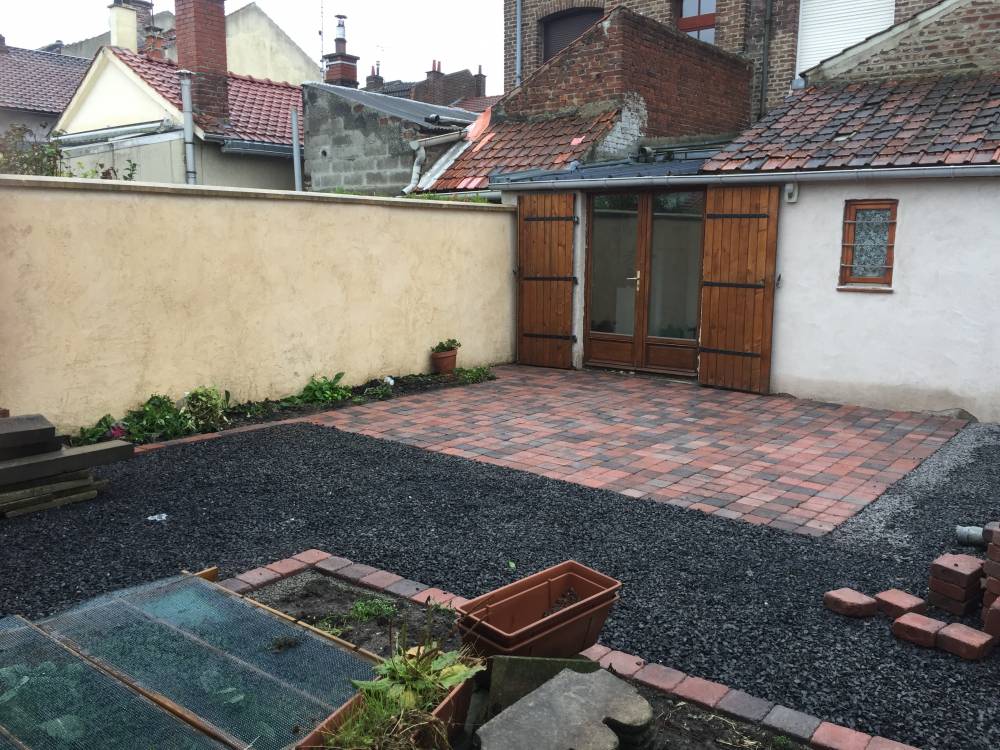  Création d'une terrasse en pavés béton sur Loos